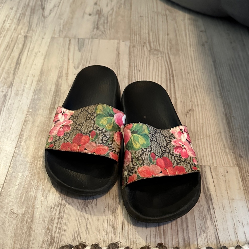 Gucci Black Floral Slide Sandals
